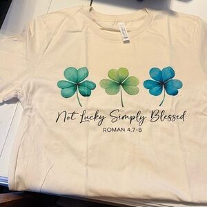 🐿️ ❤️Bella Canvas/Cream T-Shirt w/Green & Blue Clover short sleeve-Boutique-New